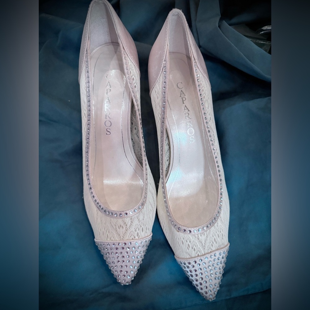 NWT Caparros Light Ivory Embellished Heels with Rhinestones & Lace - Picture 2 of 5